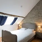 House With Jacuzzi In Menufontaine, 180 M² For 8 People. بيت للعطل *
