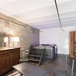 House With Jacuzzi In Menufontaine, 180 M² For 8 People.