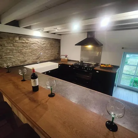 House With Jacuzzi In Menufontaine, 180 M² For 8 People. Fauvillers