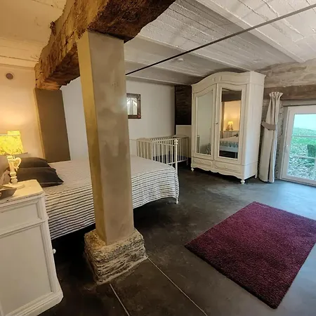 House With Jacuzzi In Menufontaine, 180 M² For 8 People.