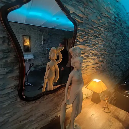 House With Jacuzzi In Menufontaine, 180 M² For 8 People. *