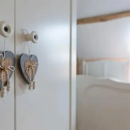 House With Jacuzzi In Menufontaine, 180 M² For 8 People.