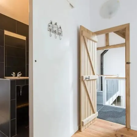 House With Jacuzzi In Menufontaine, 180 M² For 8 People. بيت للعطل