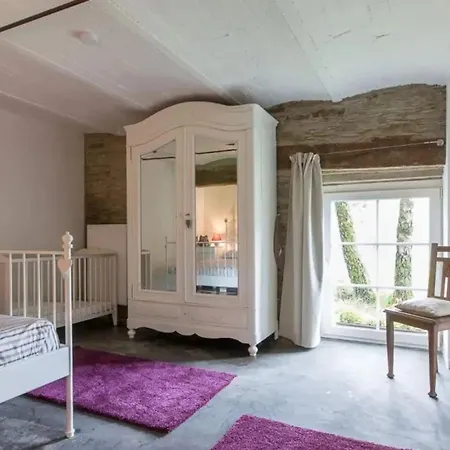 House With Jacuzzi In Menufontaine, 180 M² For 8 People. *